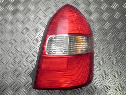 Mazda R-1287, E13 9335 / R1287, E139335 323 F VI (BJ) 2002 Taillight Right