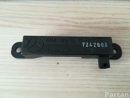 Mercedes-Benz A 164 820 15 75 / A1648201575 R-CLASS (W251, V251) 2008 Antena