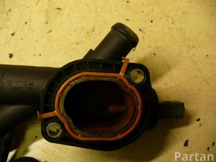 Volkswagen 03L 121 131 AA / 03L121131AA PASSAT (362) 2012 Coolant Flange