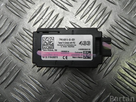 Tesla 1034601-00-B / 103460100B MODEL S 2015 unidad de control