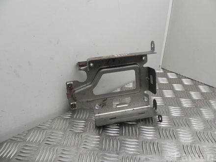 Tesla 15106 MODEL S 2015 Bracket