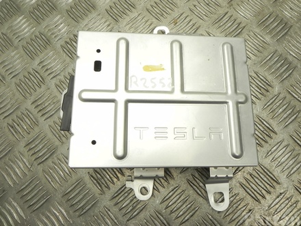 Tesla 1507152-01-B / 150715201B Model Y 2021 Аудио-усилитель