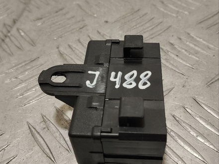 Tesla AG130652 MODEL S 2013 Heated seat control module