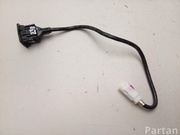 Mercedes-Benz A 172 820 0 5 15 / A1728200515 C-CLASS (W204) 2012 Connecting Cable, multimedia interface