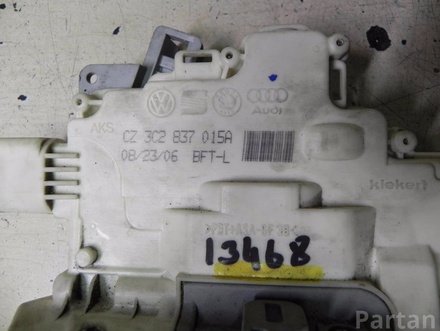 Volkswagen 3C2 937 015 A / 3C2937015A PASSAT (362) 2011 Door Lock