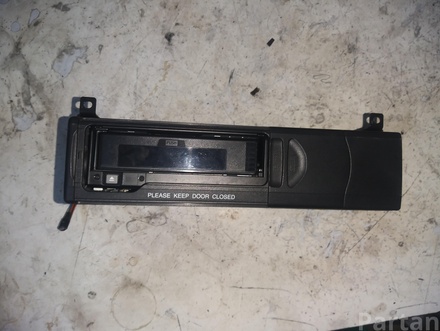 Land Rover XQE000340D FREELANDER (L314) 2002 CD changer