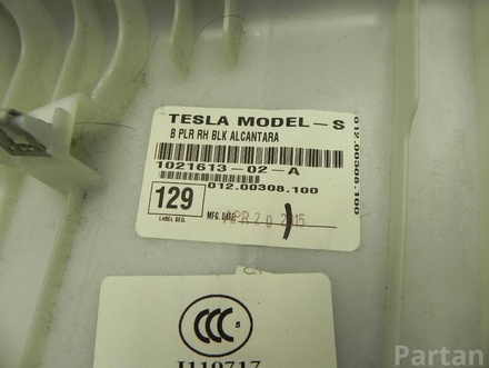 Tesla 1021613-02-A / 102161302A MODEL S 2015 Облицовка стойки B правой сторонe